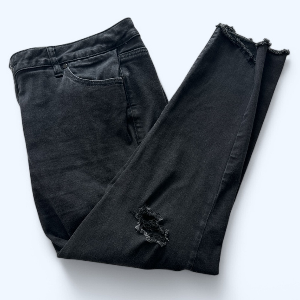 Lane Bryant Plus Size Black Distressed Skinny Jeans - Picture 2 of 4